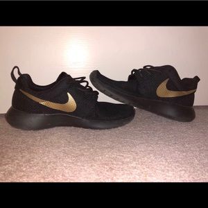 Nike Rosche Runs